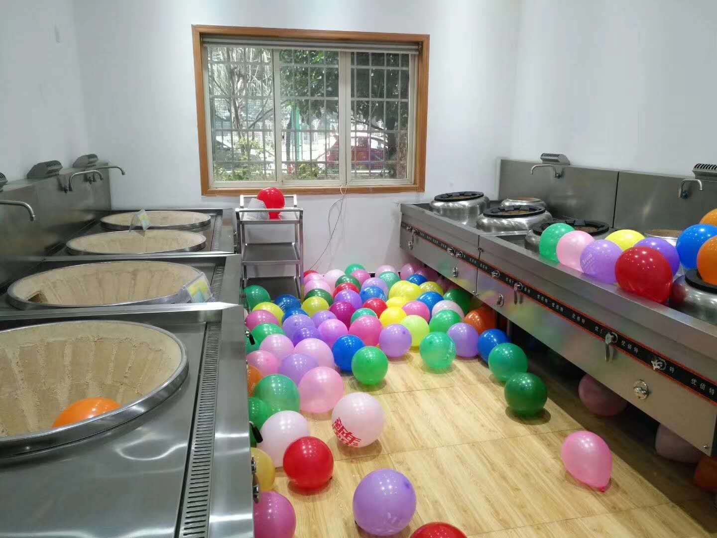 成都蜜桃AV在线免费设备公司蜜桃视频黄色男女下载年会筹备照片5