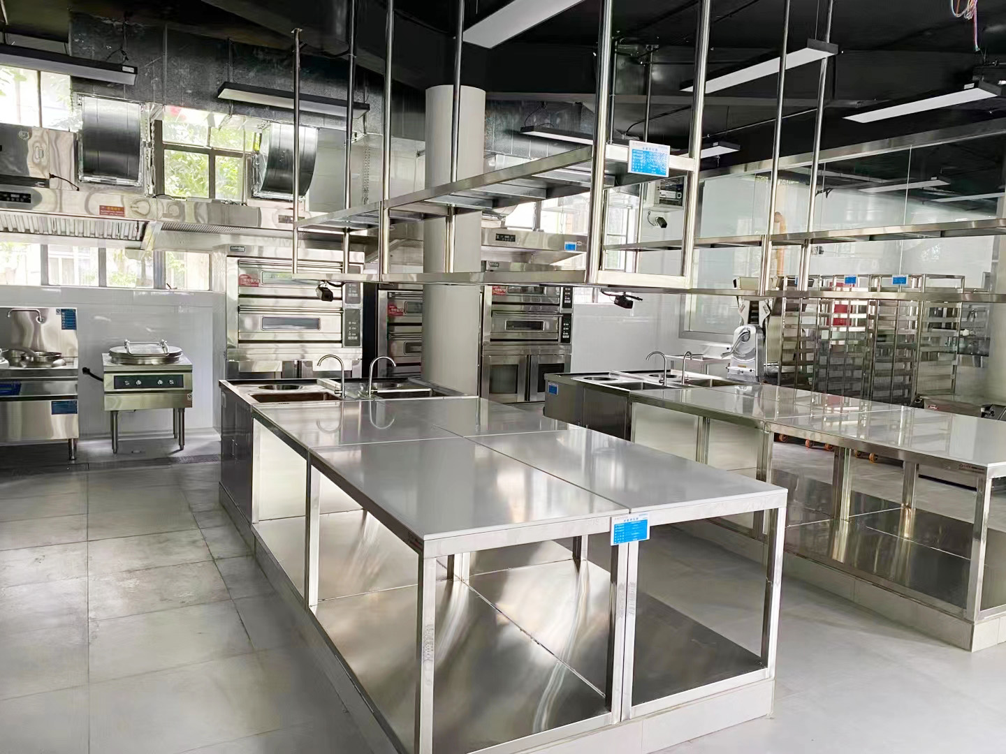 酒店蜜桃AV在线免费设备及用品
